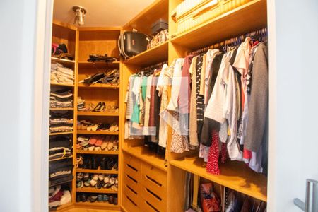 Apartamento à venda com 172m², 3 quartos e 2 vagasCloset da suíte