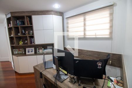Apartamento à venda com 172m², 3 quartos e 2 vagasEscritório
