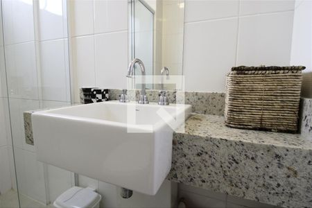 Apartamento para alugar com 80m², 2 quartos e 2 vagasBanheiro