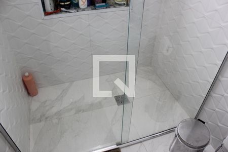 Banheiro de apartamento à venda com 2 quartos, 69m² em Jardim Santa Mena, Guarulhos