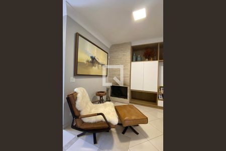 Sala de casa de condomínio à venda com 4 quartos, 360m² em Tamboré, Santana de Parnaíba