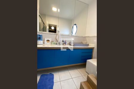 Casa de condomínio à venda com 360m², 4 quartos e 4 vagasBanheiro da Suíte 3