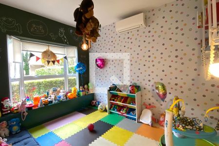 Casa de condomínio à venda com 360m², 4 quartos e 4 vagasBrinquedoteca