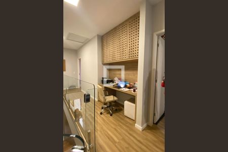 Casa de condomínio à venda com 360m², 4 quartos e 4 vagasEscritório