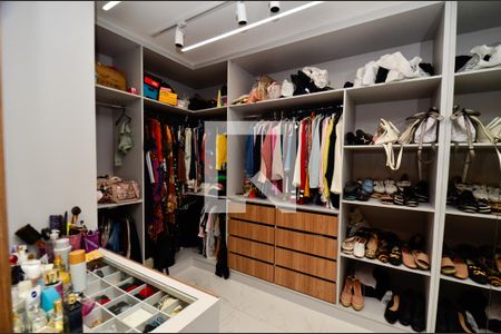 Apartamento à venda com 136m², 2 quartos e 2 vagasCloset