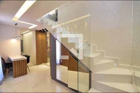 Apartamento à venda com 136m², 2 quartos e 2 vagasEscada