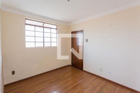 Sala de apartamento para alugar com 2 quartos, 120m² em Esplanada, Belo Horizonte