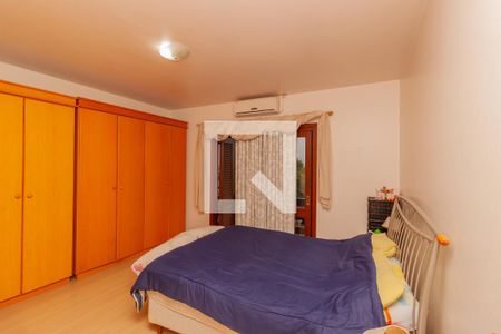 Casa à venda com 267m², 4 quartos e 3 vagasSuíte