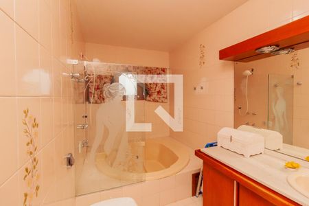 Casa à venda com 267m², 4 quartos e 3 vagasBanheiro da Suíte