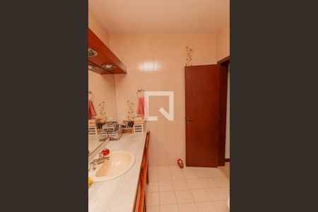 Casa à venda com 267m², 4 quartos e 3 vagasBanheiro da Suíte