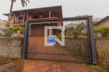 Casa à venda com 267m², 4 quartos e 3 vagasFachada