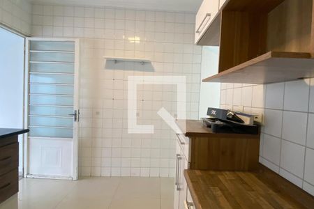 Cozinha de casa de condomínio para alugar com 2 quartos, 62m² em Jardim Regina Alice, Barueri