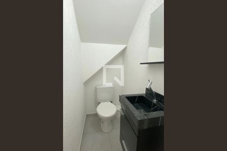 Lavabo de casa de condomínio para alugar com 2 quartos, 62m² em Jardim Regina Alice, Barueri