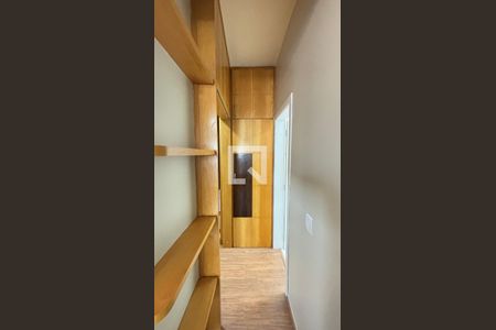 Apartamento à venda com 250m², 4 quartos e 2 vagas Apartamento à venda com 250m², 4 quartos e 2 vagasCloset Suite