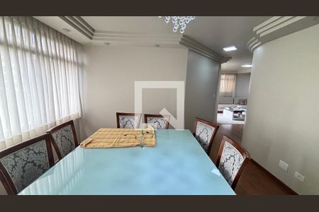 Apartamento à venda com 250m², 4 quartos e 2 vagas Apartamento à venda com 250m², 4 quartos e 2 vagasSala de Jantar