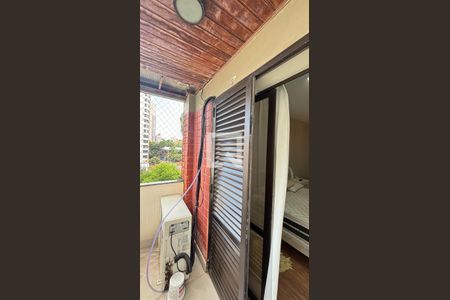 Apartamento à venda com 250m², 4 quartos e 2 vagas Apartamento à venda com 250m², 4 quartos e 2 vagasSuite Varanda
