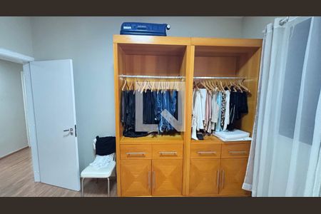 Apartamento à venda com 250m², 4 quartos e 2 vagas Apartamento à venda com 250m², 4 quartos e 2 vagasQuarto 1