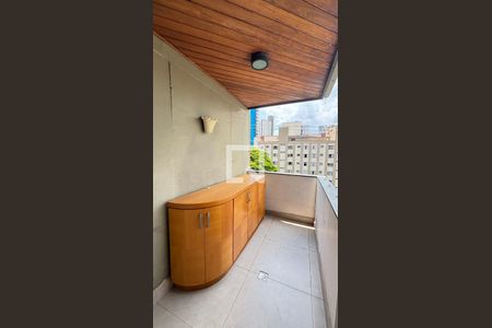 Apartamento à venda com 250m², 4 quartos e 2 vagas Apartamento à venda com 250m², 4 quartos e 2 vagasSala - Sala de Estar Varanda