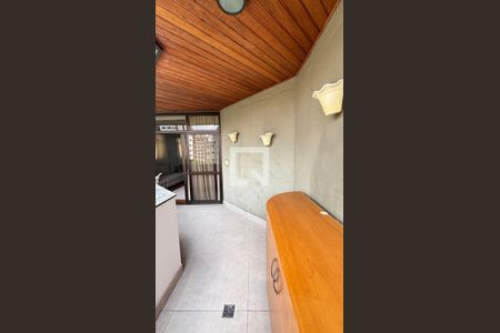 Apartamento à venda com 250m², 4 quartos e 2 vagas Apartamento à venda com 250m², 4 quartos e 2 vagasSala - Sala de Estar Varanda