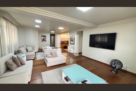 Sala - Sala de Estar de apartamento à venda com 4 quartos, 250m² em Vila Bastos, Santo André