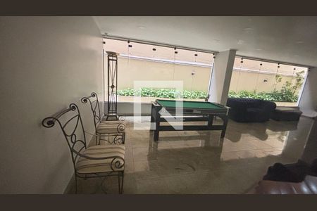 Apartamento à venda com 250m², 4 quartos e 2 vagas Apartamento à venda com 250m², 4 quartos e 2 vagasSalão de jogos