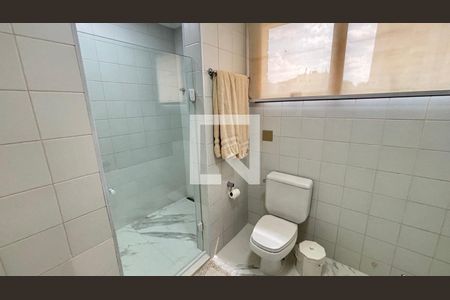 Apartamento à venda com 250m², 4 quartos e 2 vagas Apartamento à venda com 250m², 4 quartos e 2 vagasBanheiro