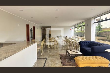 Apartamento à venda com 250m², 4 quartos e 2 vagas Apartamento à venda com 250m², 4 quartos e 2 vagasSalão de Festas