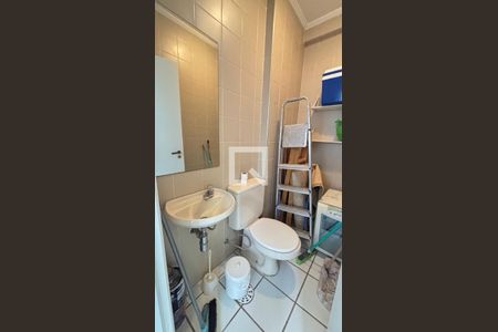 Apartamento à venda com 250m², 4 quartos e 2 vagas Apartamento à venda com 250m², 4 quartos e 2 vagasÁrea de Serviço - Banheiro