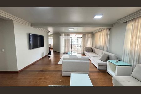 Sala - Sala de Estar de apartamento à venda com 4 quartos, 250m² em Vila Bastos, Santo André