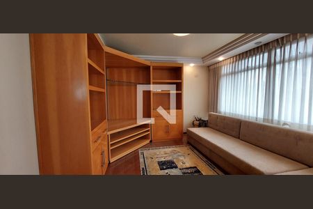 Sala 2 televisão de apartamento para alugar com 4 quartos, 250m² em Vila Bastos, Santo André