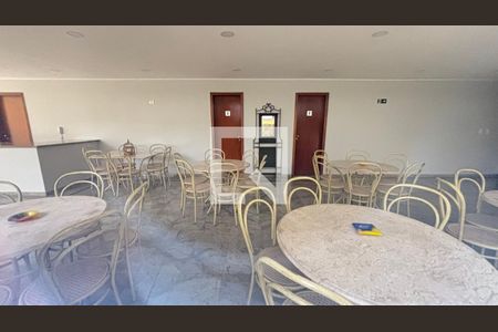 Apartamento à venda com 250m², 4 quartos e 2 vagas Apartamento à venda com 250m², 4 quartos e 2 vagasSalão de Festas