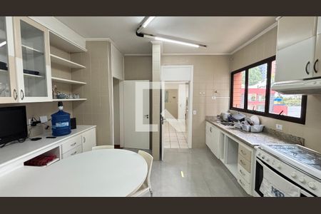 Apartamento à venda com 250m², 4 quartos e 2 vagas Apartamento à venda com 250m², 4 quartos e 2 vagasCozinha