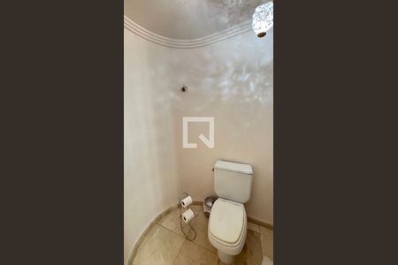 Apartamento à venda com 250m², 4 quartos e 2 vagas Apartamento à venda com 250m², 4 quartos e 2 vagasLavabo