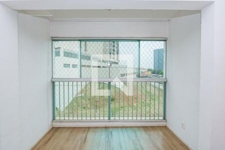 Sala de apartamento à venda com 3 quartos, 68m² em Vila Amaral, Belo Horizonte