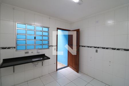 Casa para alugar com 100m², 3 quartos e 2 vagasCozinha
