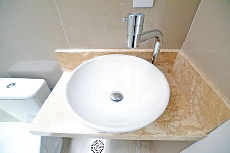 Casa de condomínio à venda com 153m², 3 quartos e 2 vagasBanheiro 