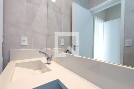 Banheiro Suíte 1 de casa de condomínio à venda com 4 quartos, 312m² em Swiss Park, Campinas