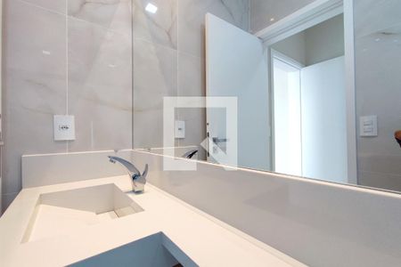 Banheiro Suíte 1 de casa de condomínio à venda com 4 quartos, 312m² em Swiss Park, Campinas