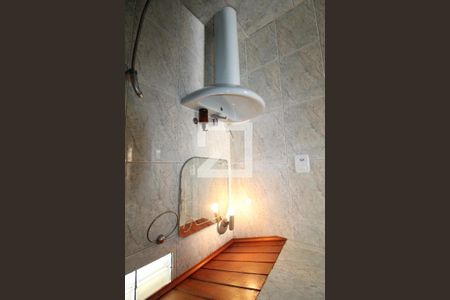 Casa de condomínio à venda com 110m², 3 quartos e 2 vagasBanheiro de serviço