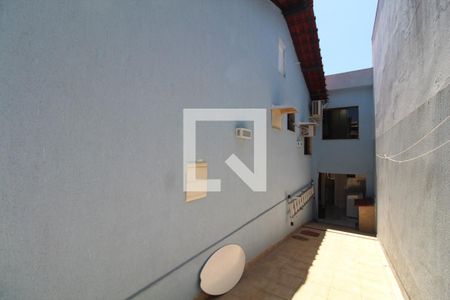 Casa de condomínio à venda com 110m², 3 quartos e 2 vagasÁrea externa