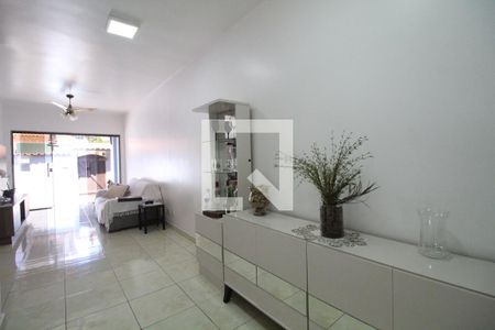 Sala de casa de condomínio à venda com 3 quartos, 110m² em Pechincha, Rio de Janeiro