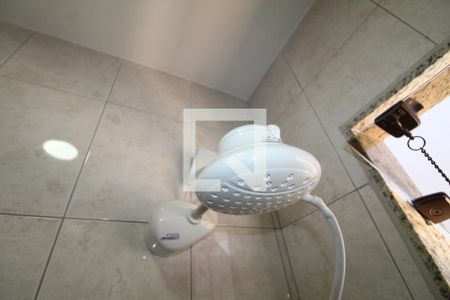 Casa de condomínio à venda com 110m², 3 quartos e 2 vagasBanheiro Social