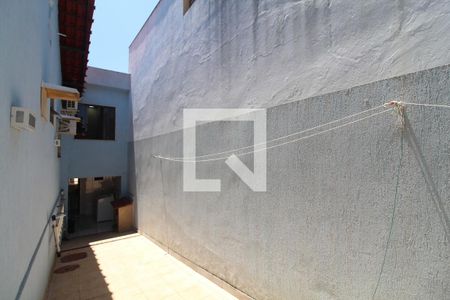 Casa de condomínio à venda com 110m², 3 quartos e 2 vagasÁrea externa