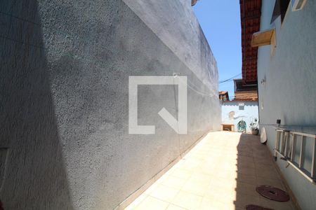 Casa de condomínio à venda com 110m², 3 quartos e 2 vagasÁrea externa