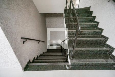 Apartamento à venda com 40m², 1 quarto e sem vagaEscada