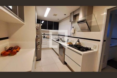 Apartamento à venda com 2 quartos, 209m² em Jardim Morumbi, São Paulo