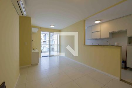 Sala de apartamento para alugar com 2 quartos, 70m² em Recreio dos Bandeirantes, Rio de Janeiro