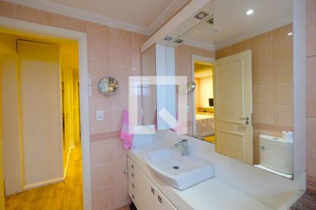 Apartamento à venda com 400m², 4 quartos e 3 vagasBanheiro da Suíte 1