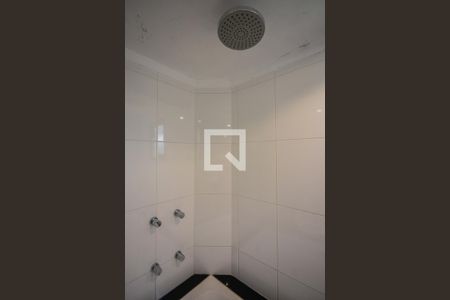 Apartamento à venda com 83m², 3 quartos e 2 vagasChuveiro do banheiro