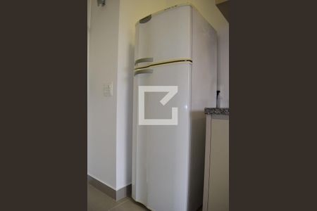 Cozinha - geladeira de kitnet/studio para alugar com 1 quarto, 25m² em Pinheiros, São Paulo